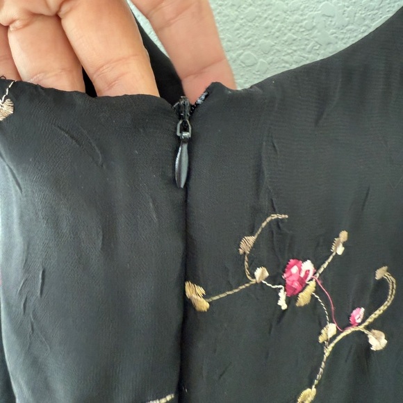 Black and Pink Sleeveless Maxi Dress with Scoop Neck - Picture 11 of 11